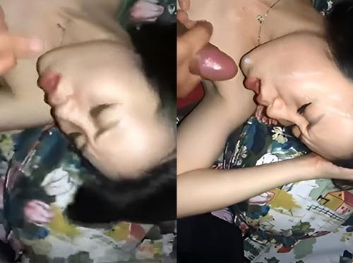 Bắn tinh lên mặt em rau dâm Bắn tinh lên mặt em rau dâm